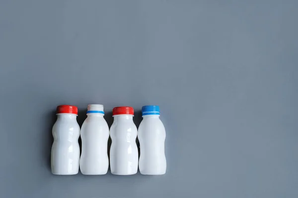Gebruikte Witte Plastic Verpakking Voor Voedsel Een Grijze Achtergrond Het — Stockfoto