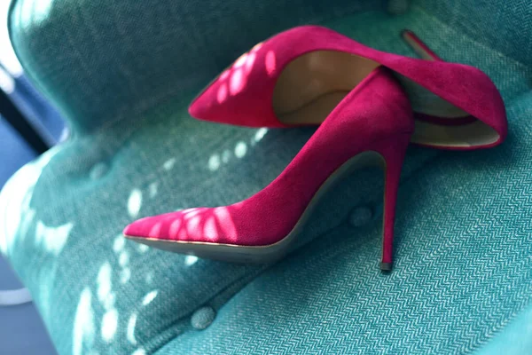 Пара Модных Розовых Туфель Высоком Каблуке Заднем Плане Туфли Каблуках — стоковое фото