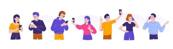 Gençler akıllı telefon kavramını kullanıyor. Erkekler ve kadınlar konuşuyor, daktilo ediyor, sohbet ediyor, müzik dinliyor ve telefonlarla selfie çekiyor. Kadın ve erkek karakter koleksiyonu ya da set. Düz vektör illüstrasyonu