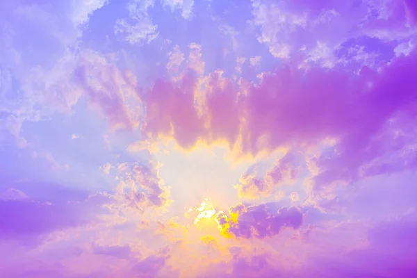 Bright Yellow Sun Light Blue Sky Purple Clouds — Stock Photo, Image