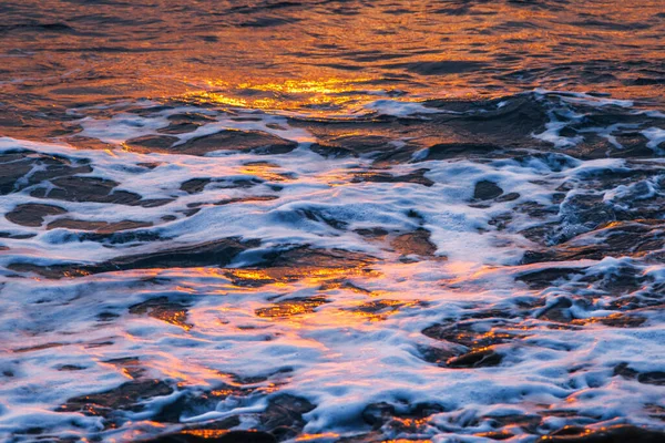 Beautiful Waves Foam Illuminated Setting Sun Sea Texture Sea Surface — Stock Photo, Image