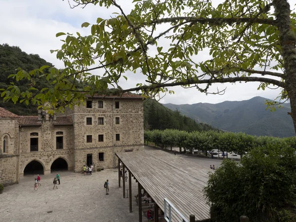 patatesler, asturyalar, İspanya, 18 Ağustos 2018: çok karanlık kökenli manastır