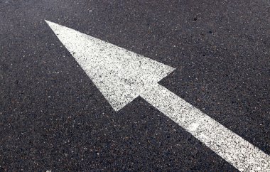 Yol çizgileri ve ok