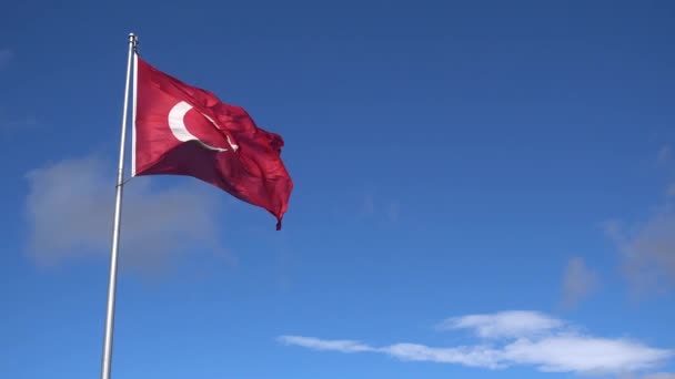 Blue sky and Turkish Flag — Stock Video