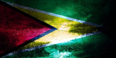 Koyu arka plan tasarımı ile ülke bayrakları