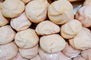 Ekmek pasta ve kurabiye ev yaptı