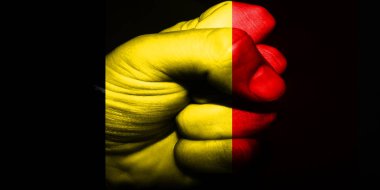 Yumruk ile ülke bayrakları siyah arka plan üzerine rakam