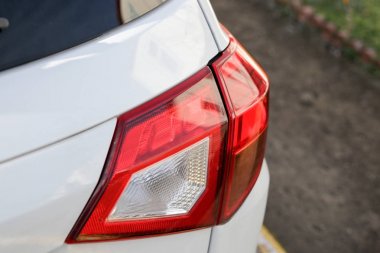 Araba sinyalleri, kapı kolu ve yan aynası