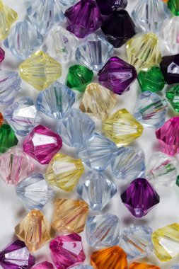 Renkli cam taş dekorasyon için