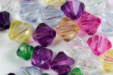 Renkli cam taş dekorasyon için