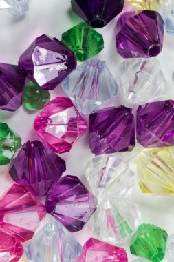 Renkli cam taş dekorasyon için