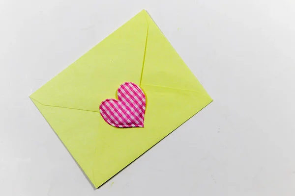Φάκελοι Επιστολών Χρώμα Και Χρωματιστά Καρδιές — Φωτογραφία Αρχείου