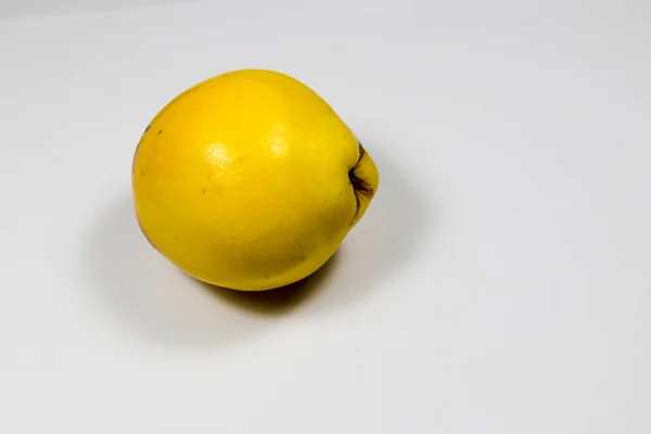 Желтая Айва Питания — стоковое фото