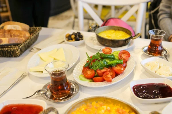 Traditional Turkish Breakfast Turkish Tea — Stock Photo, Image