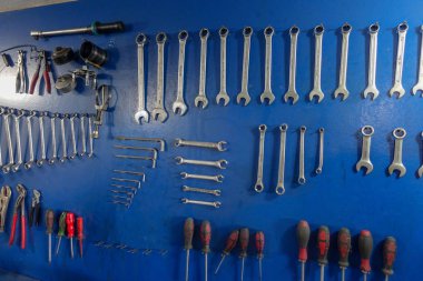 Garaj ve ve araba parçaları