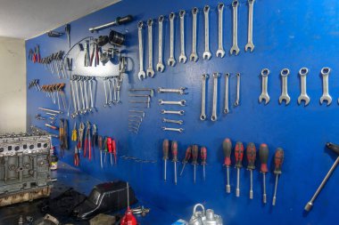 Garaj ve ve araba parçaları