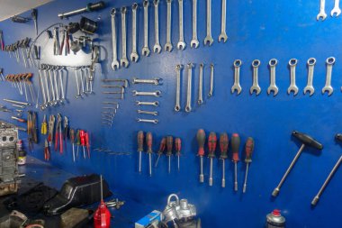 Garaj ve ve araba parçaları