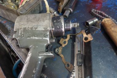 Garaj ve ve araba parçaları