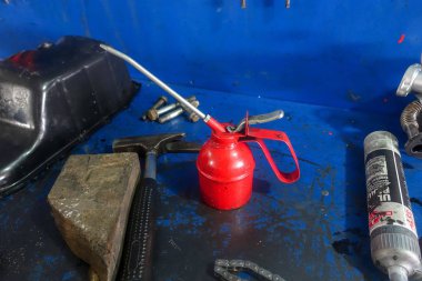 Garaj ve ve araba parçaları