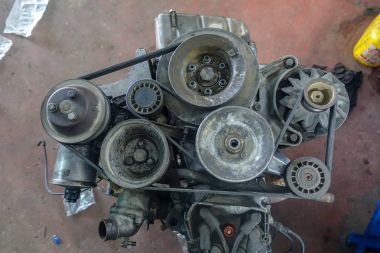 Garaj ve ve araba parçaları