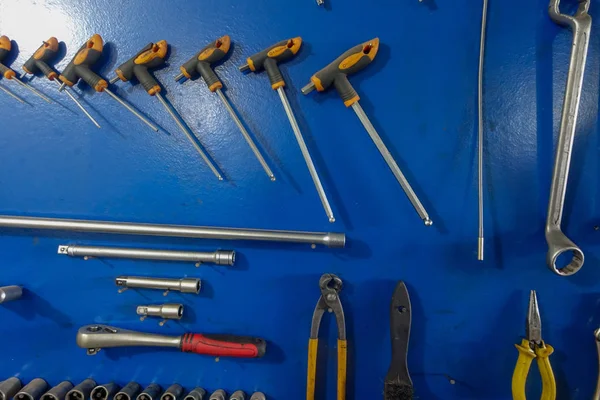 Garaj ve ve araba parçaları