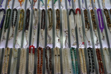 Geleneksel Türk renkli tespihi