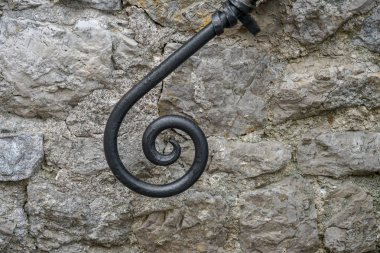 Eski boyalı duvar ve eski duvar yosun ile