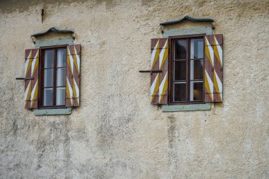 Eski kapılar ve eski şehrin eski windows