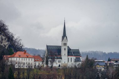 Bled Gölü ve Bled göl Adası manzarası, tarihi kent