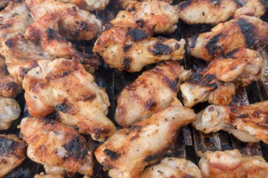 Barbekü Izgara tavuk kanadı ve köfte