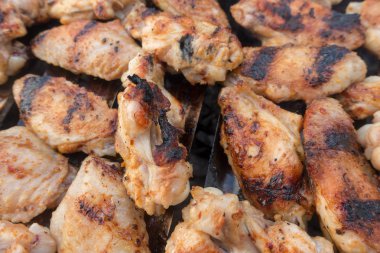 Barbekü Izgara tavuk kanadı ve köfte