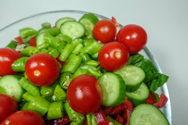 Akşam yemeği için karışık salata