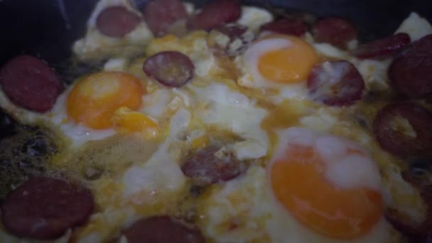 ストーブの卵のフライ — ストック動画