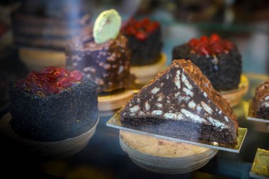 Geleneksel Türk lokumu ve tatlılar, baklava, lokum