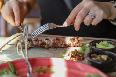 Fried ekşili öğle yemeği için hazır