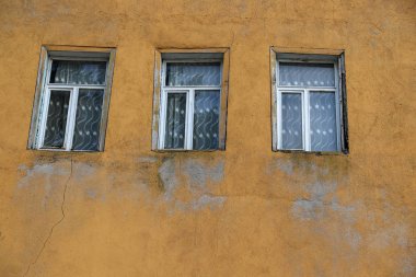 Eski kapı ve pencereler