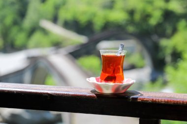 Geleneksel Türk kahvaltı ve Türk çayı