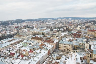 Kış görünümü üzerinde şehir merkezinde Lviv, Ukrayna.