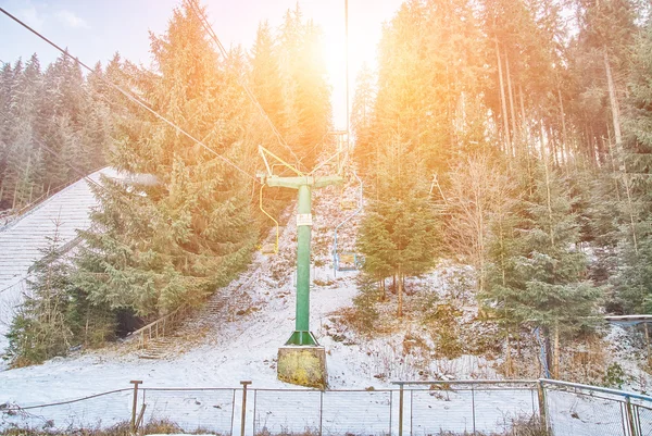 Skilift met zitplaatsen — Stockfoto