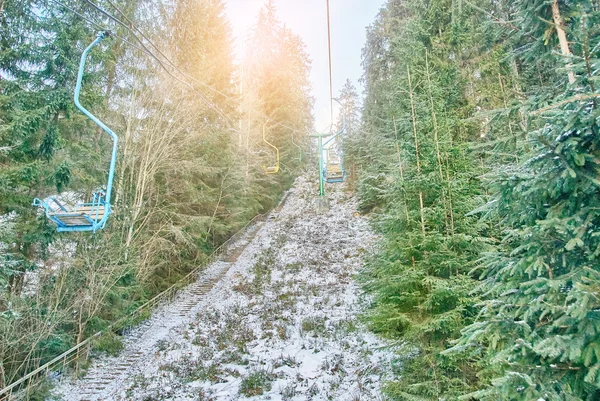 Skilift met zitplaatsen — Stockfoto