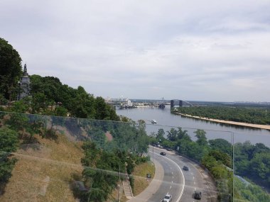 Yaya köprüsünden Dinyeper 'in Kiev Ukrayna manzarası