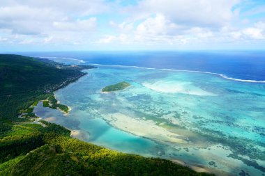Le Morne Brabant 'ın tepesinden sualtı şelalesi manzarası, Mauritius