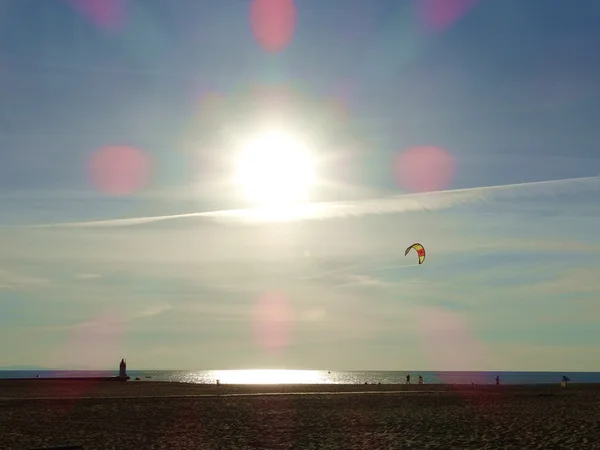 Latawiec o zachodzie słońca w Capbreton w niebo — Zdjęcie stockowe