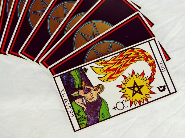 Predicción de Fortune Teller en las cartas del Tarot —  Fotos de Stock