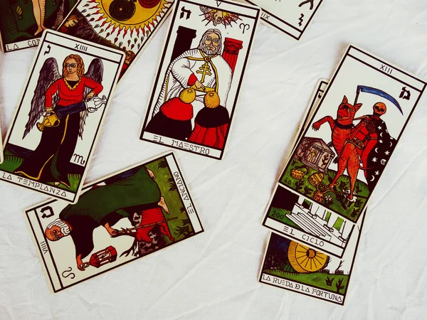 Prédiction par Fortune Teller sur les cartes Tarot — Photo