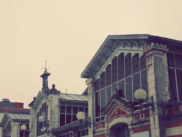 La Rochelle antigo edifício do mercado — Fotografia de Stock