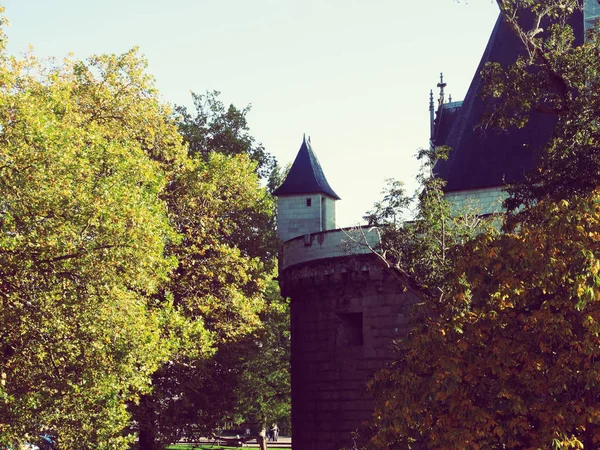 Parque e Castelo dos Duques da Bretanha em Nantes — Fotografia de Stock