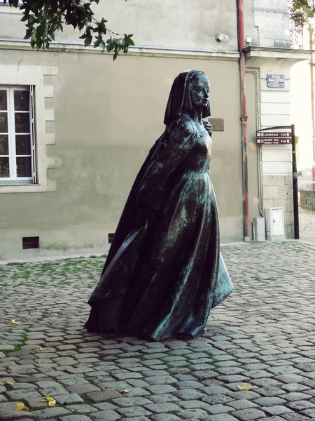 Anne de Bretagne Sculpture