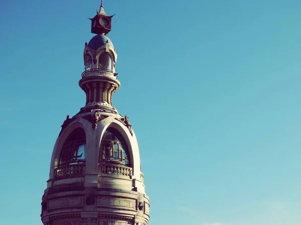 フランスのナント市で芸術的なタワー — ストック写真