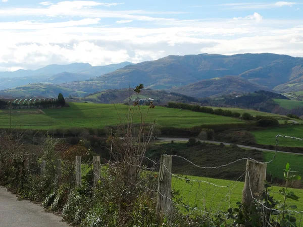 Zarautz San Sebastian Landscape yanında Bask Dağları — Stok fotoğraf